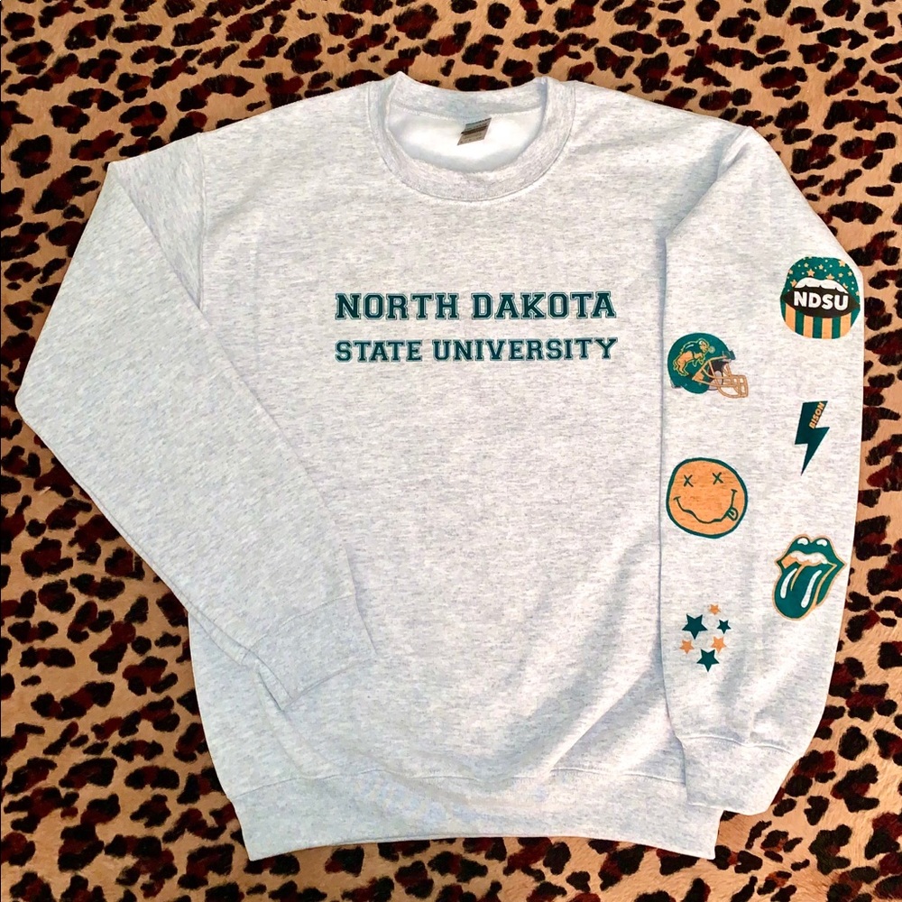 CUSTOM COLLEGE CREWNECKS! - Picture 7 of 8